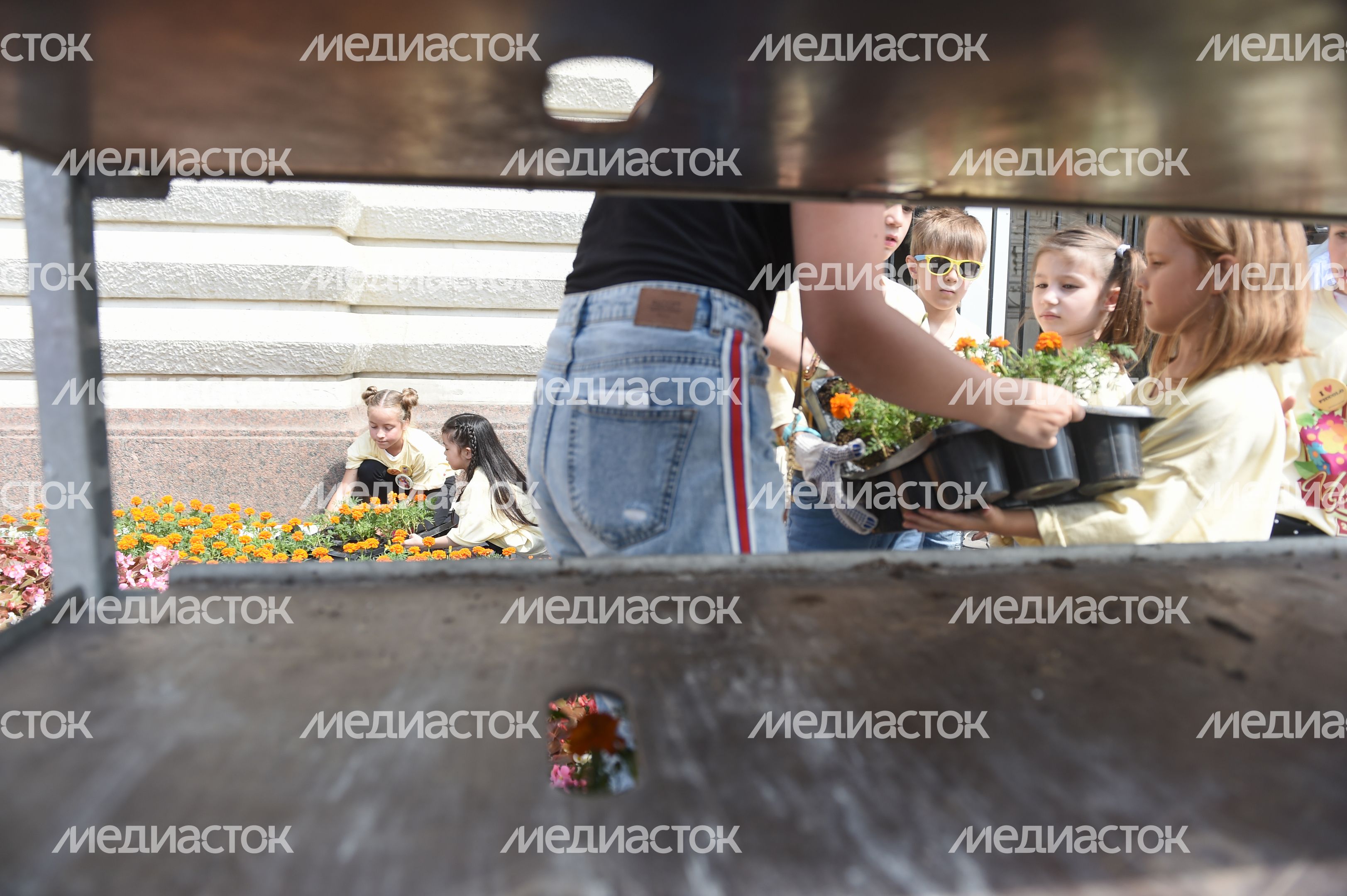 Юбилейный фестиваль цветов в ГУМе в Москве