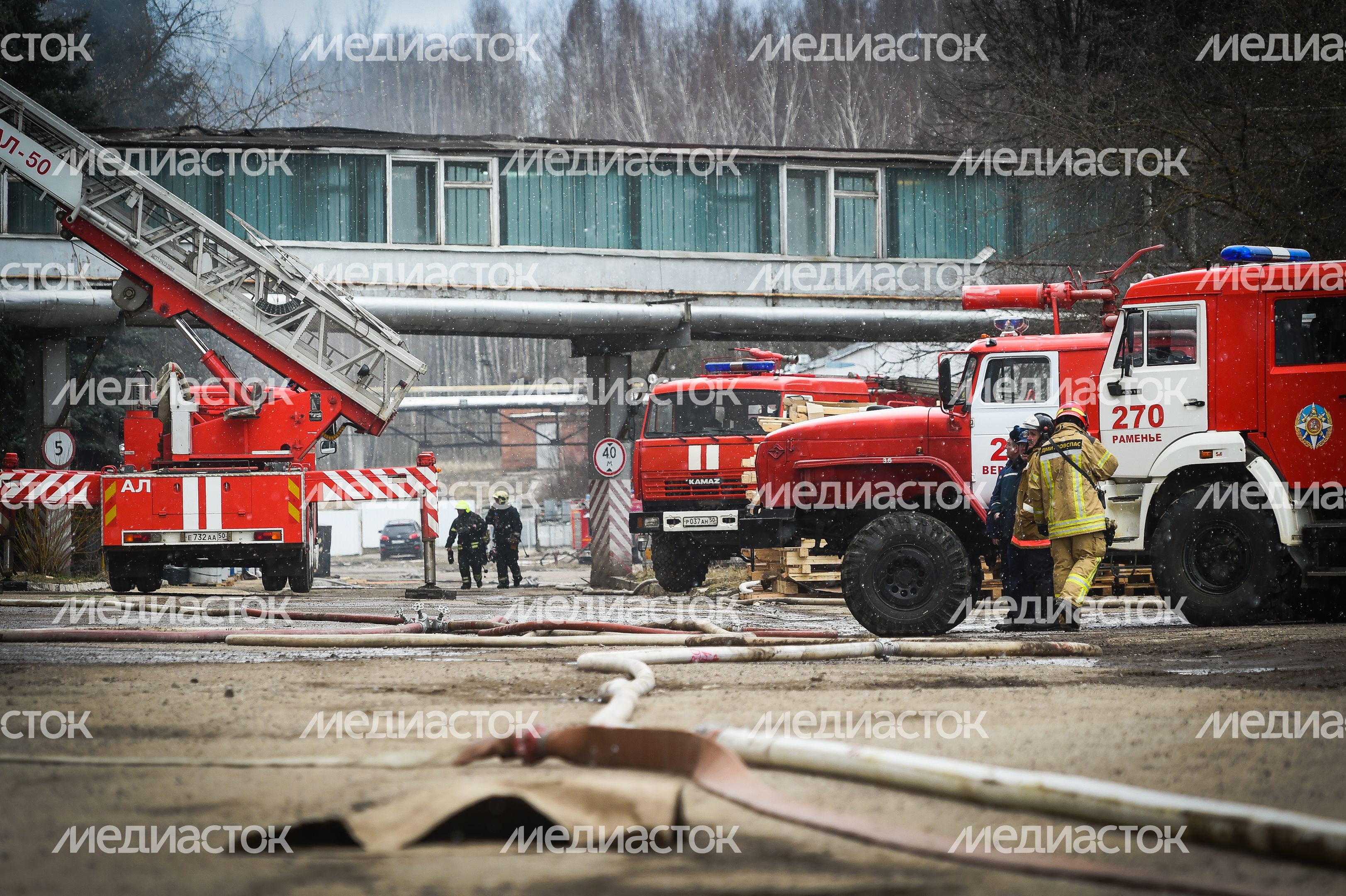 Пожар на заводе алюминиевых изделий в Дмитрове