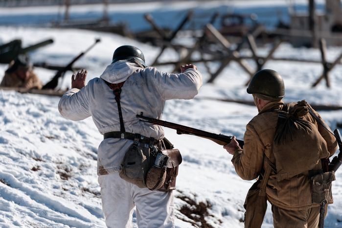 Военно-историческая реконструкция битвы за Сталинград у храма ВС РФ в Кубинке