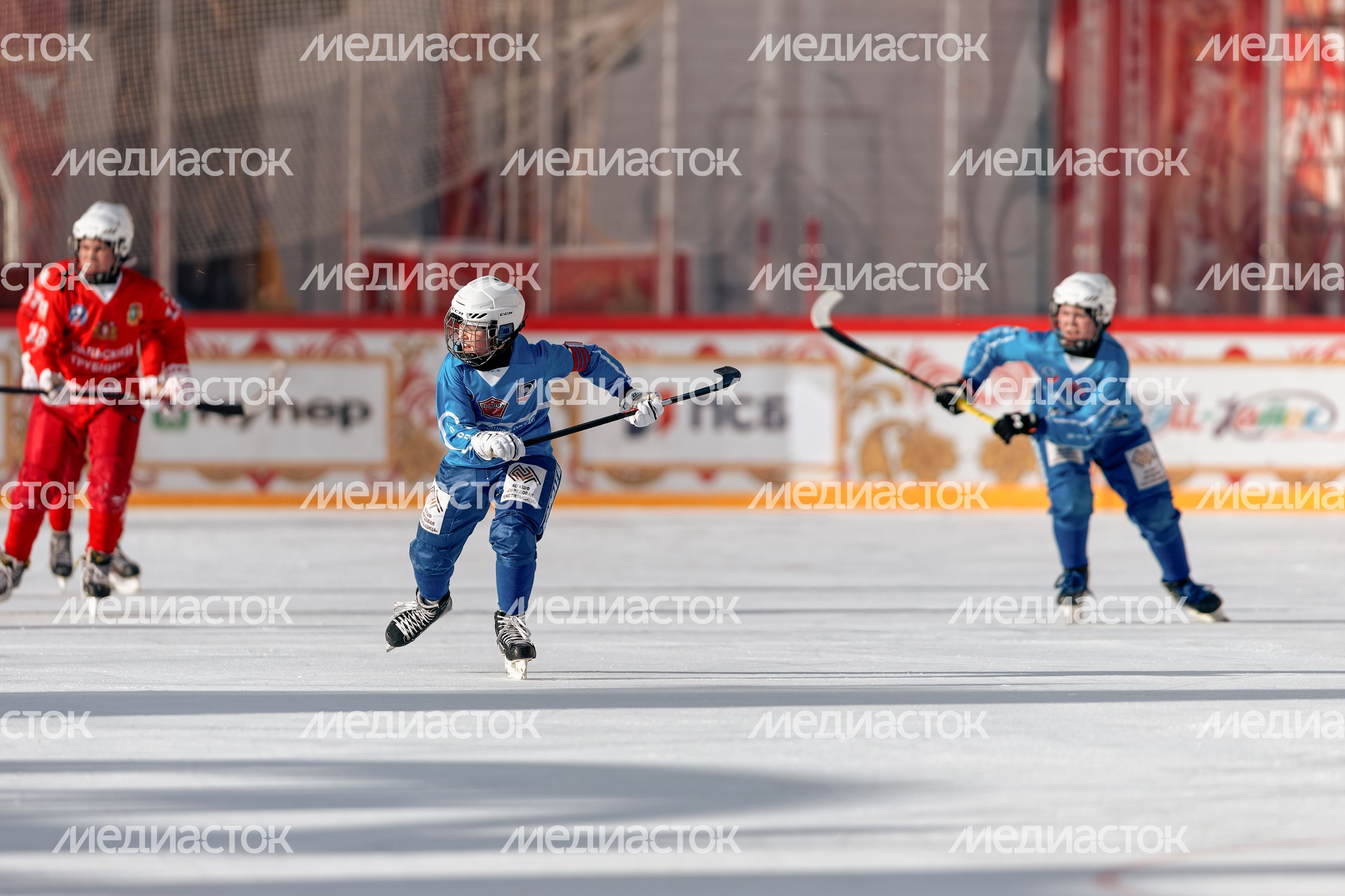 Хоккейная команда СШОР «Королев» сыграла в матче на Красной площади Хоккейная команда СШОР «Королев» сыграла в матче на Красной площади