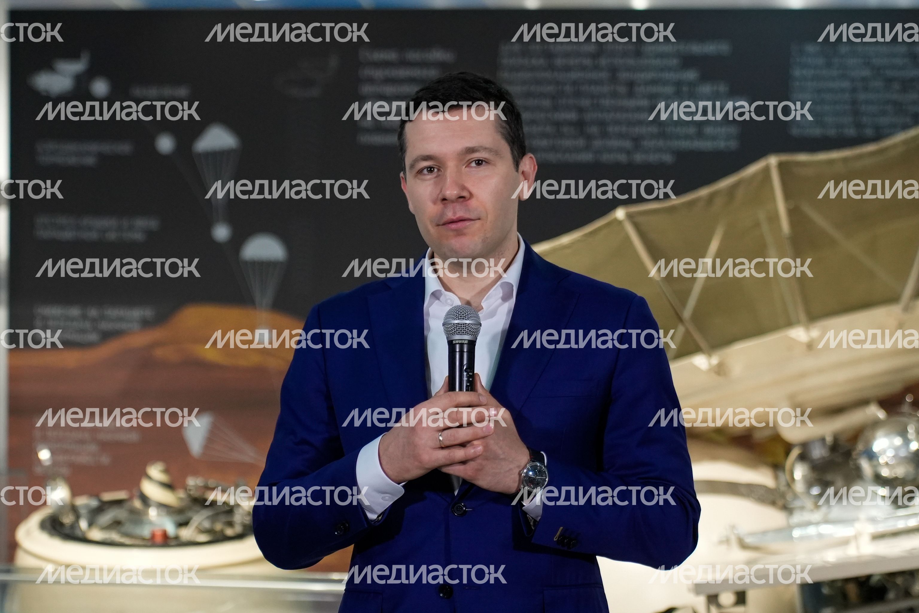 Антон Алиханов вручил награды лучшим сотрудникам НПО им. С.А. Лавочкина