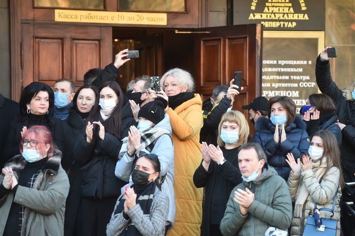 Церемония прощания с Арменом Джигарханяном в Москве