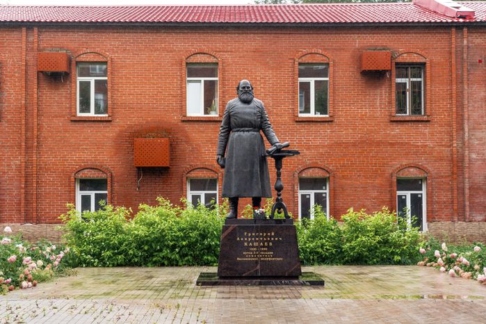 Памятник Г.Л. Кашаеву в Высоковске округа Клин