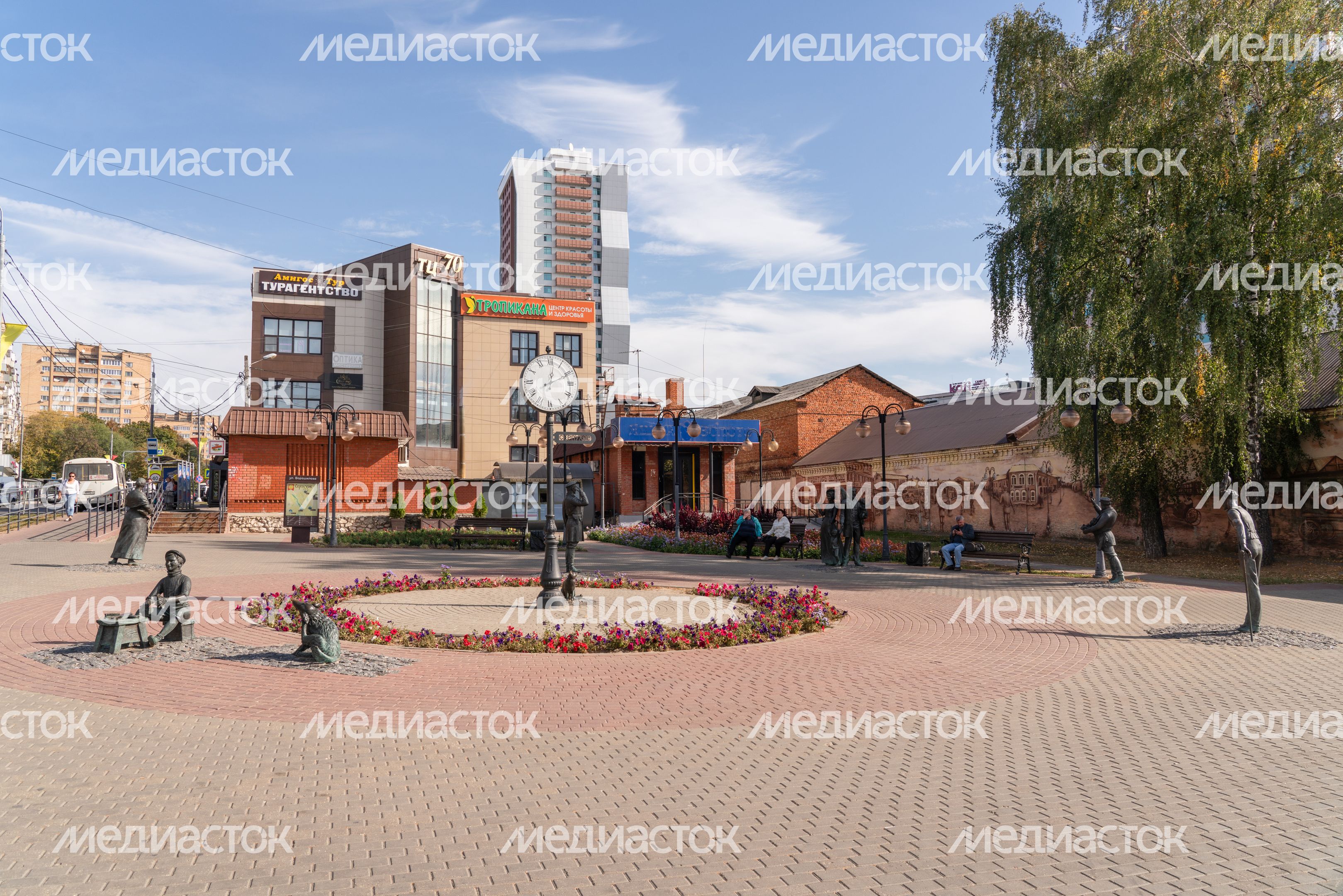 Скульптурная композиция "Ярмарка" в Серпухове Скульптурная композиция "Ярмарка" в Серпухове