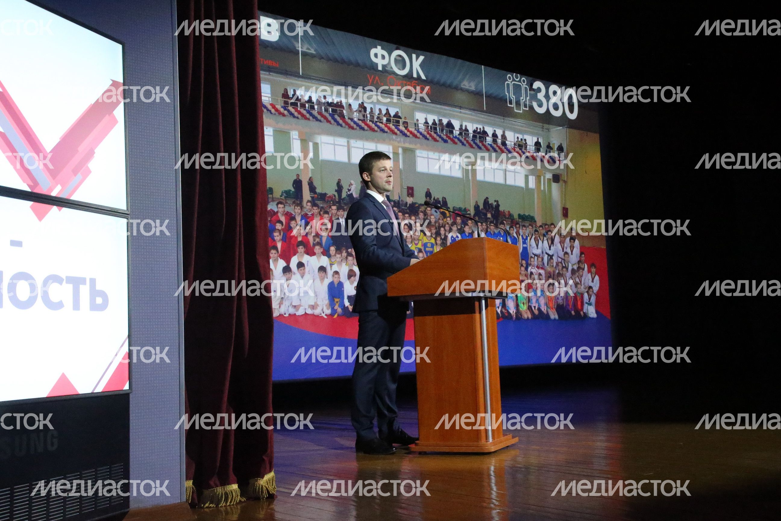 Глава Реутова Сергей Юров отчитался перед жителями