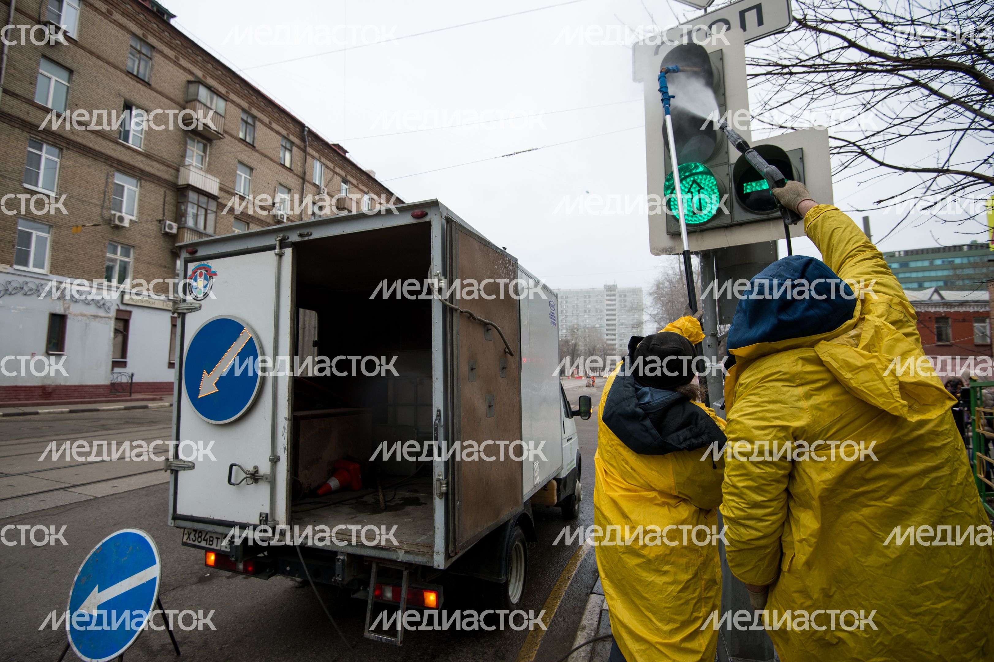 ЦОДД чистит светофоры в Москве