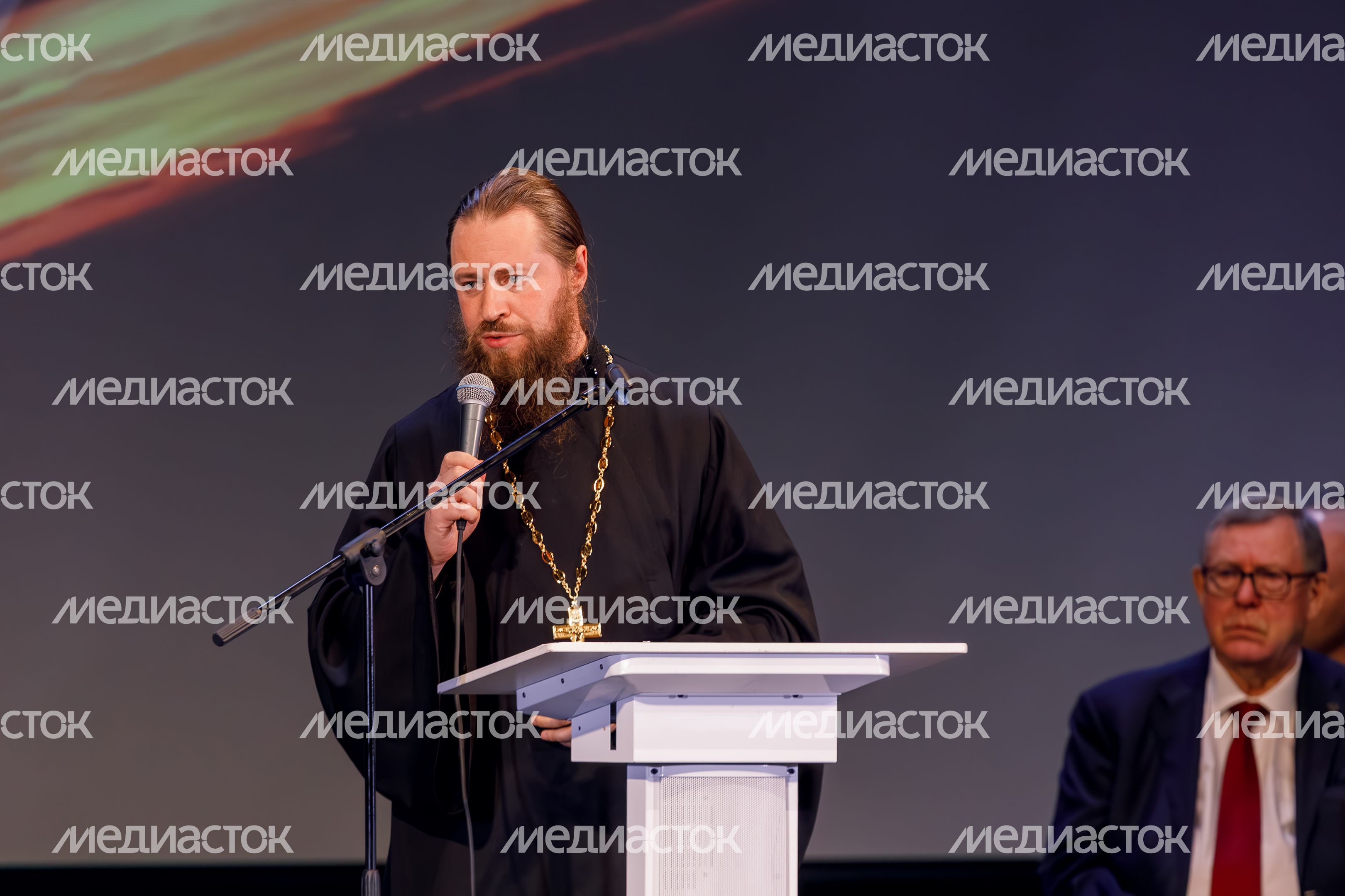 Настоятель храма Преображения Господня в Звездном городке иеромонах Пафнутий на торжественном собрании Настоятель храма Преображения Господня в Звездном городке иеромонах Пафнутий на торжественном собрании
