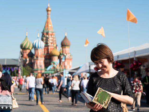 Интервью с российской писательницей Екатериной Соболь