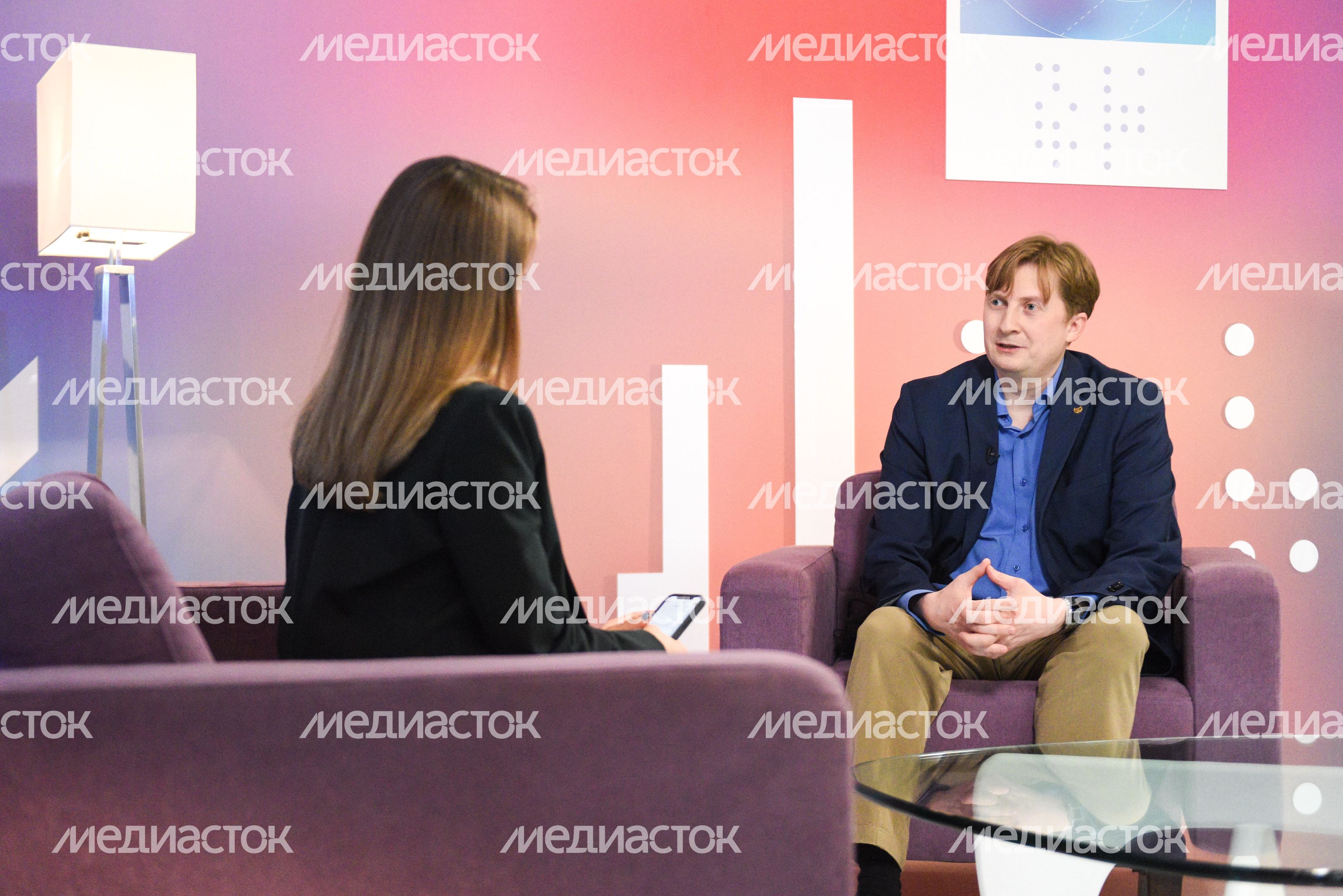 Интервью с журналистами перед церемонией вручения премии «Медиана».