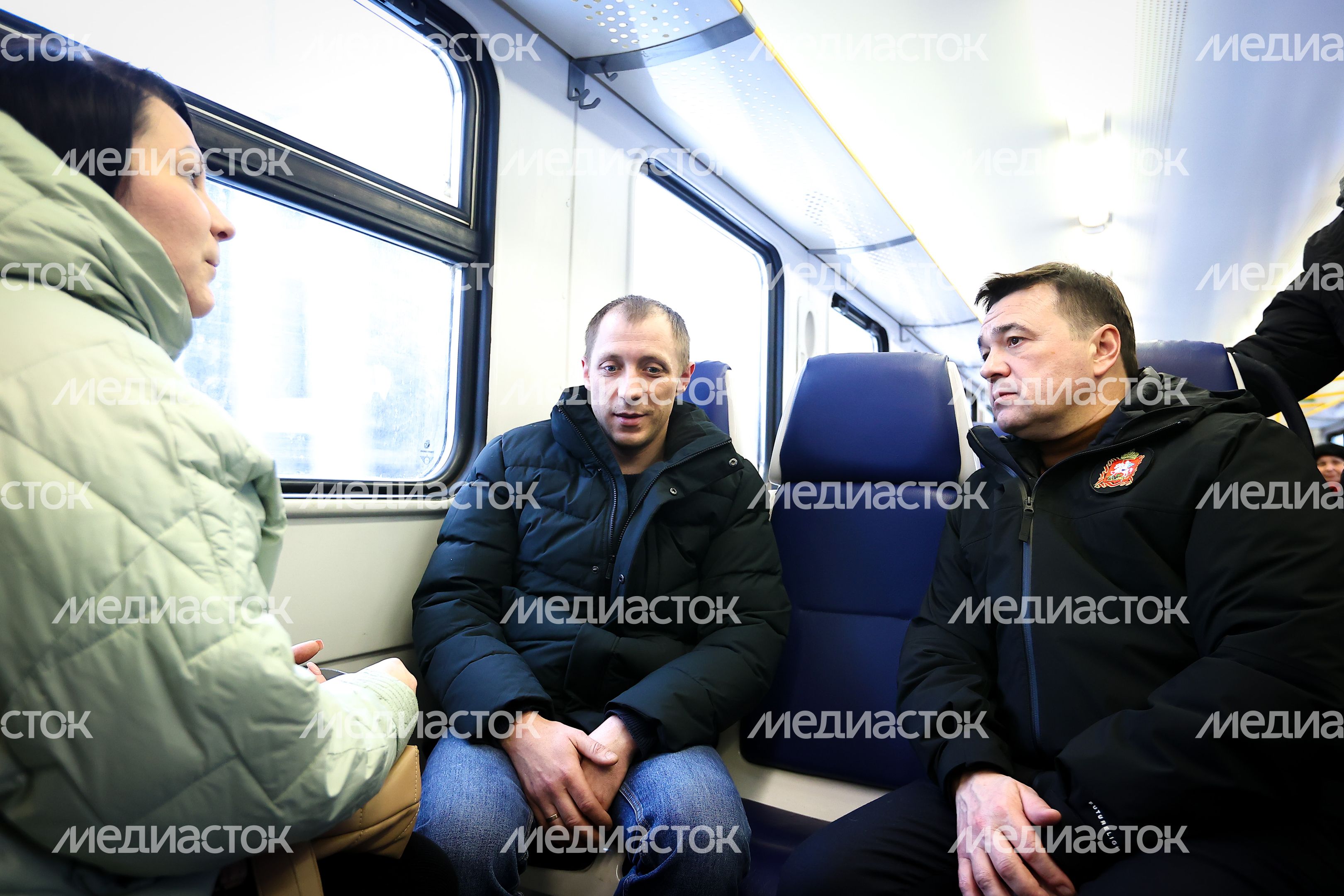 Поездка губернатора Подмосковья в электричке
