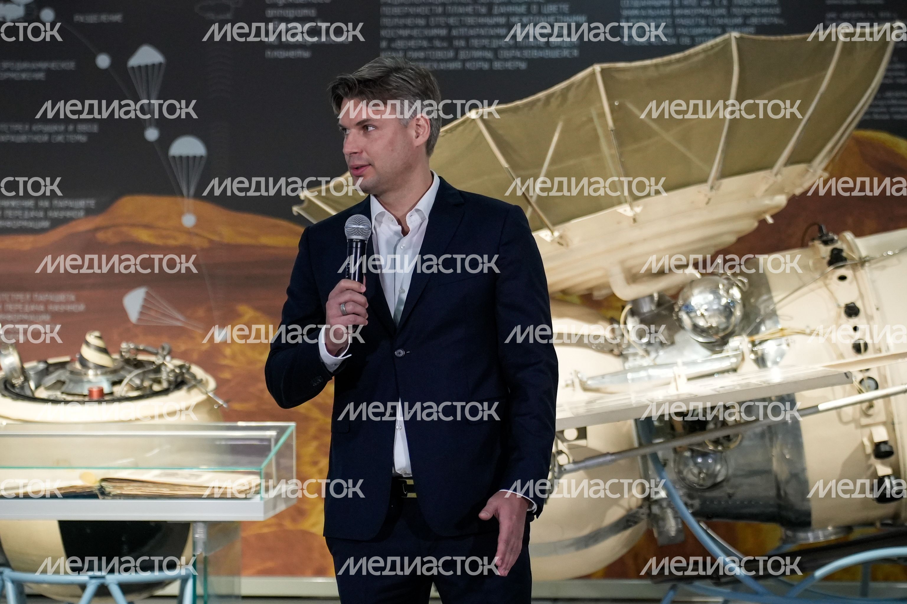 Дмитрий Баканов вручил награды лучшим сотрудникам НПО им. С.А. Лавочкина