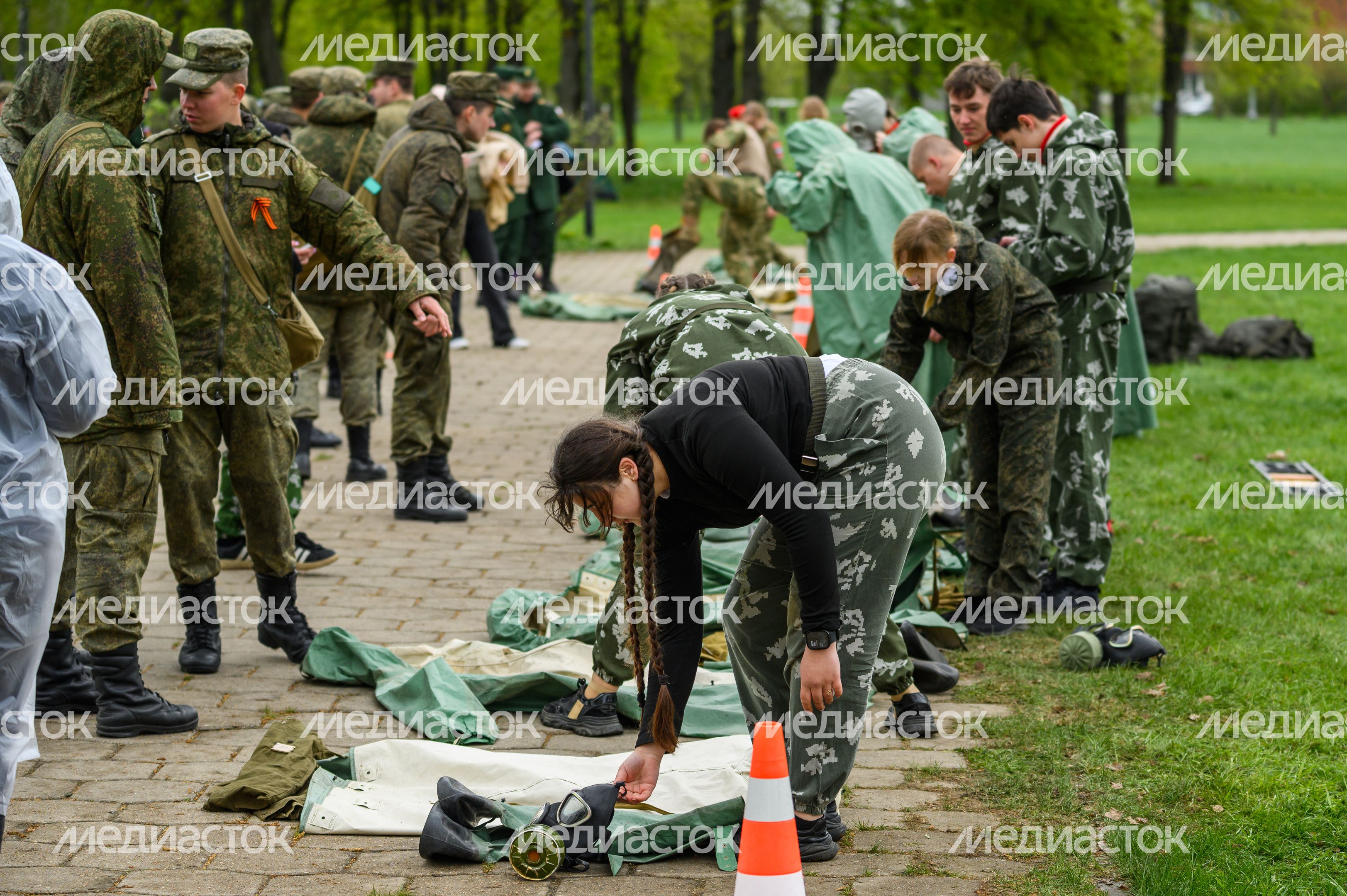 Военно-патриотическая игра «Юнармия, вперед!», посвященная Дню Победы, в Горках Ленинских Военно-патриотическая игра «Юнармия, вперед!», посвященная Дню Победы, в Горках Ленинских