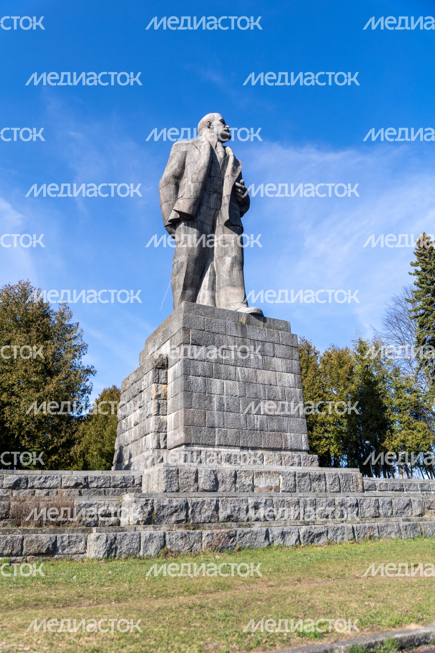 Памятник Ленину