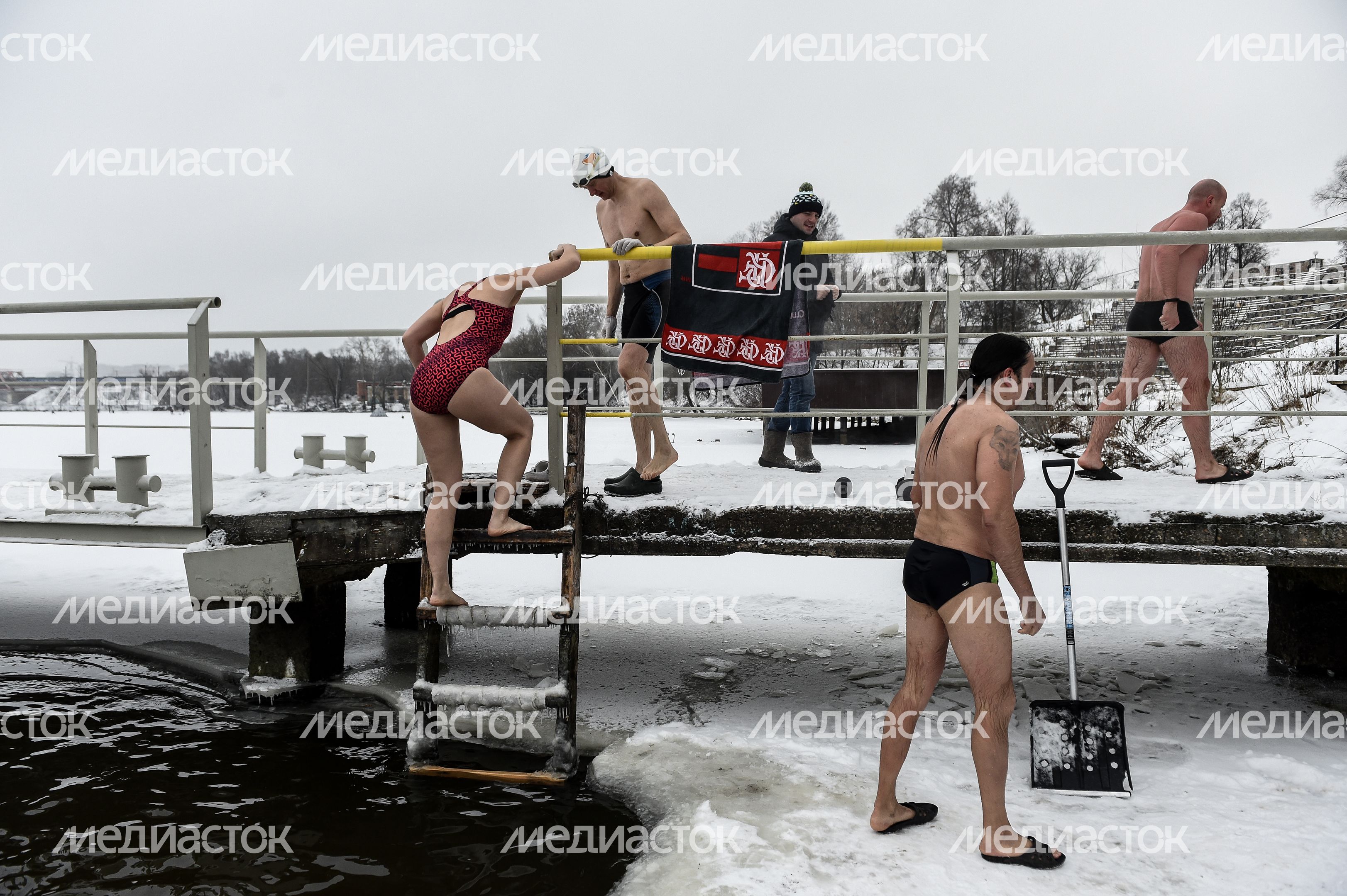 Купание моржей в Долгопрудном