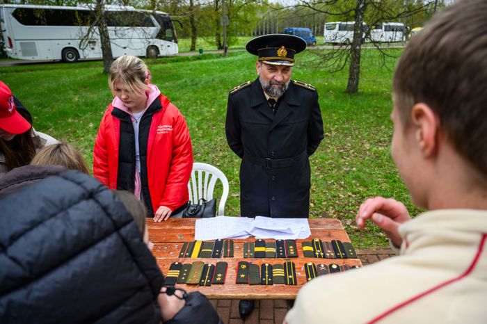 Военно-патриотическая игра «Юнармия, вперед!», посвященная Дню Победы, в Горках Ленинских