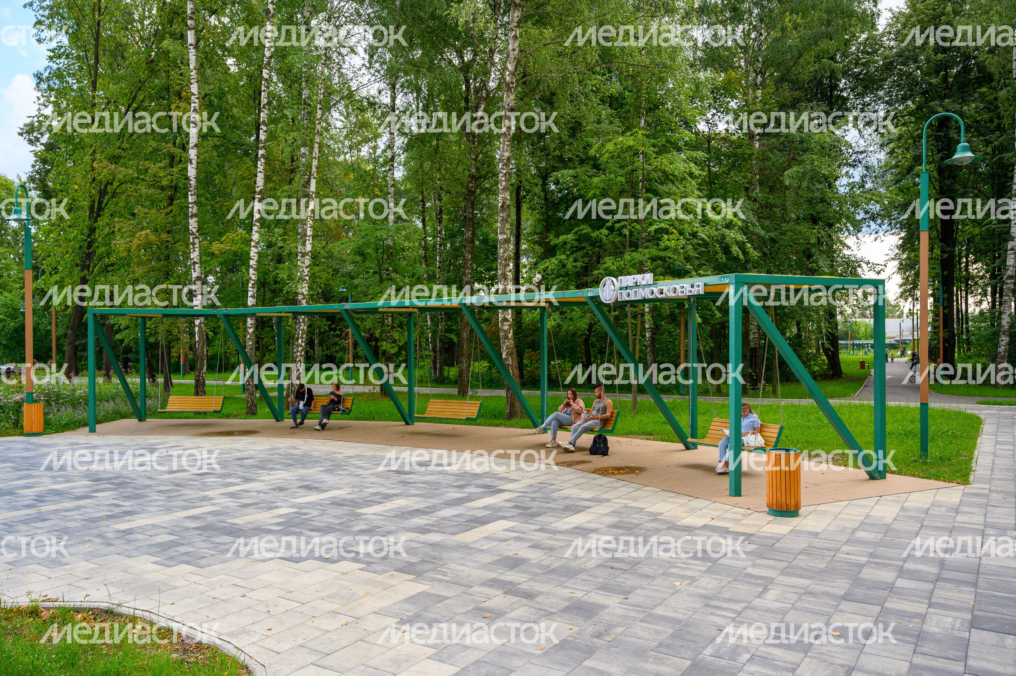 Сквер «Затишье» в Электростали летом