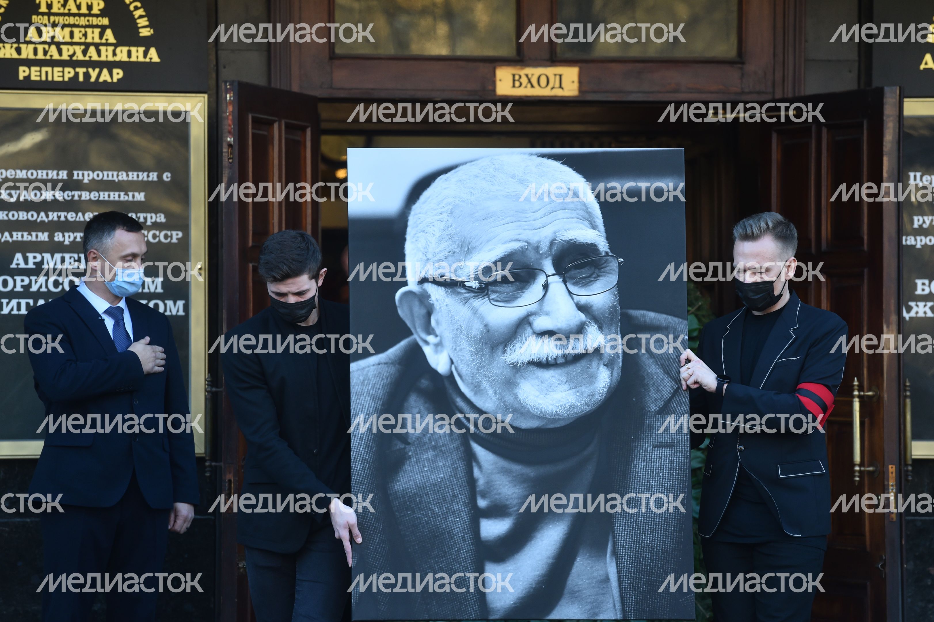 Церемония прощания с Арменом Джигарханяном в Москве