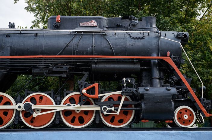 Коломна. Памятник "Паравозу Л-0012"