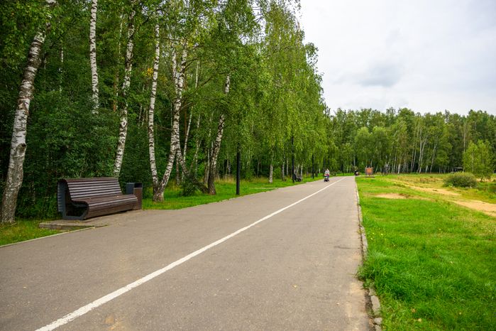 Пляж на набережной озера Дивное в парке «Заря» в Балашихе