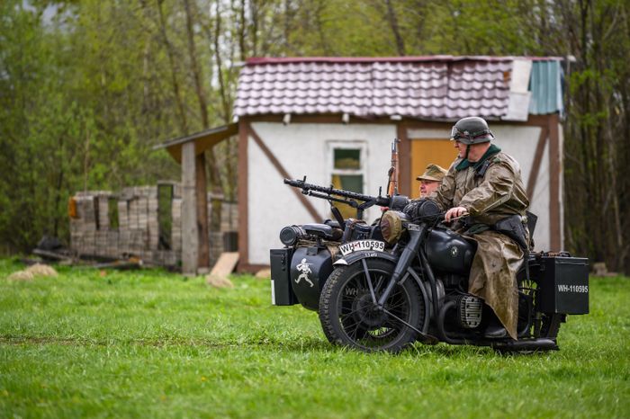 Военно-историческая реконструкция событий мая 1945 года в музее истории танка Т-34 в Мытищах