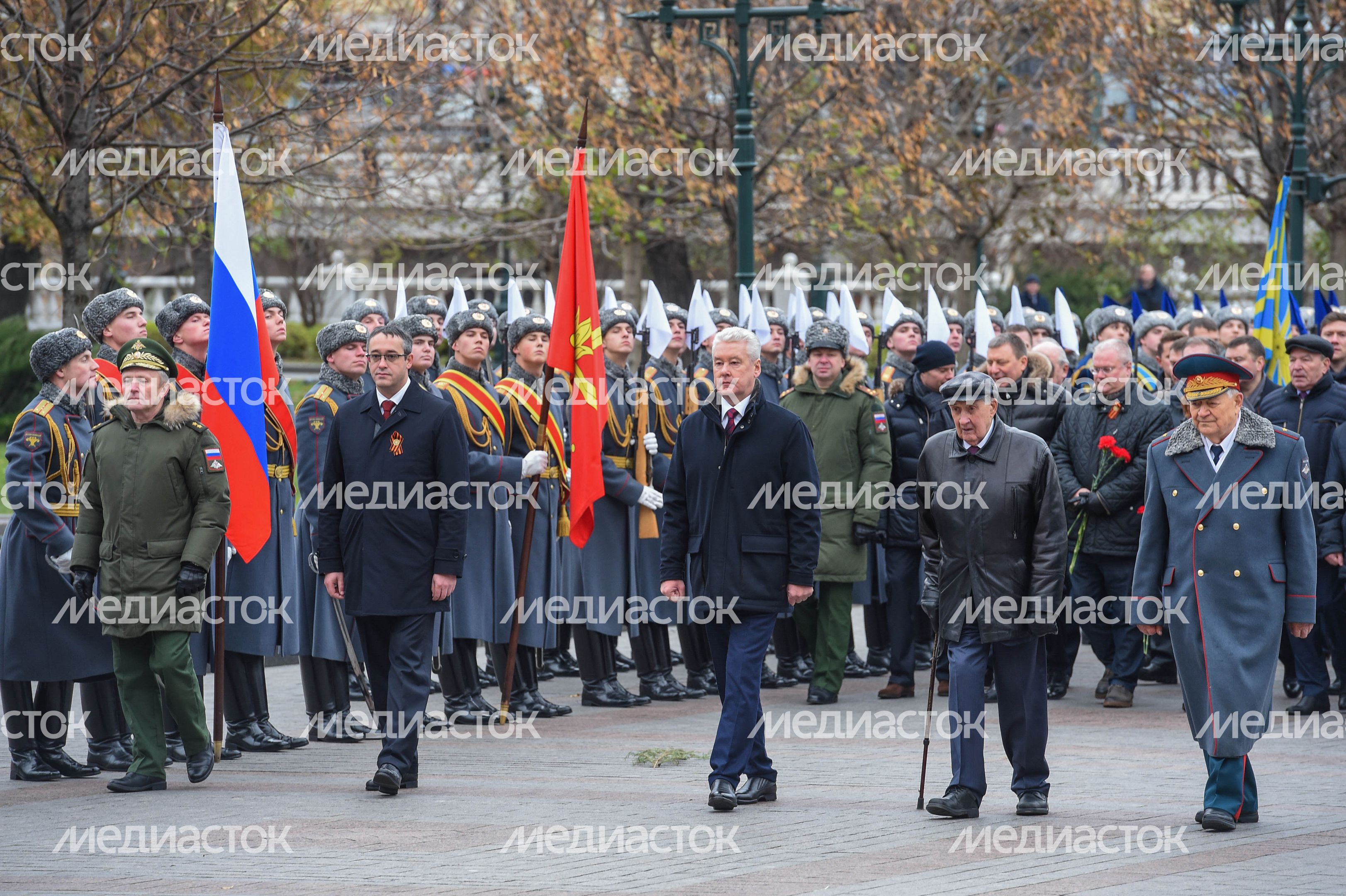 Торжественный марш в честь парада 1941 года на Красной площади в Москве