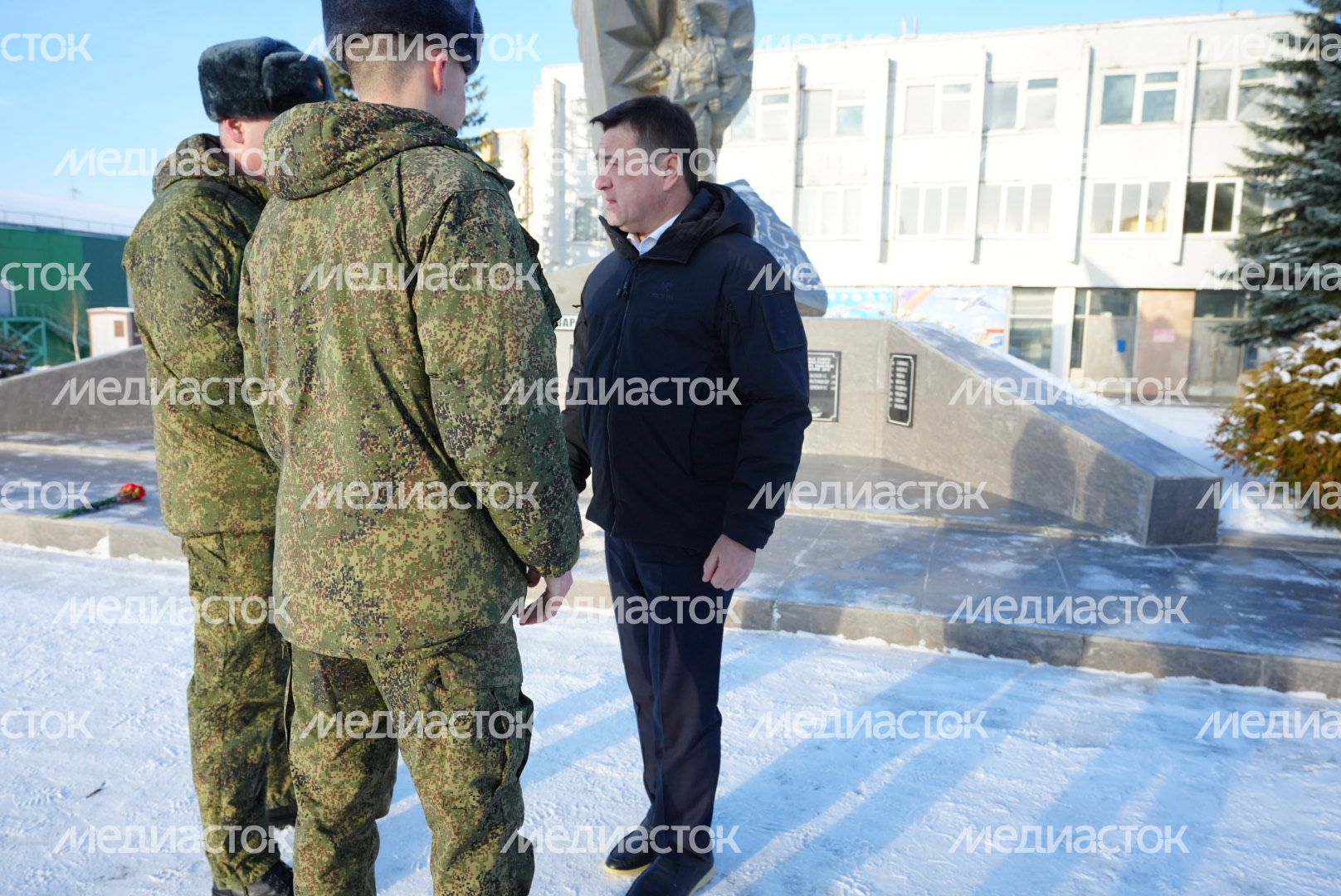 Возложение цветов к мемориалу погибших десантников Губернатором Подмосковья