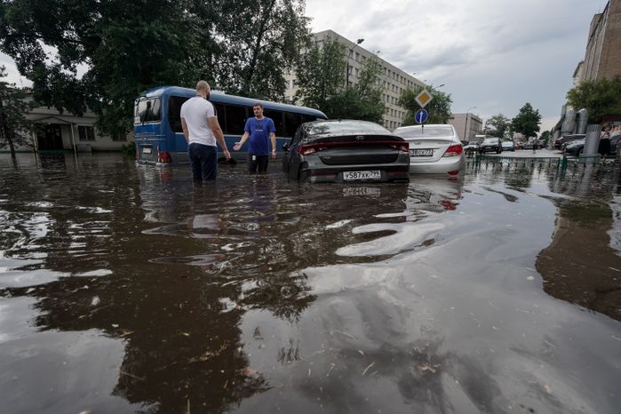 Последствия ливня в Москве