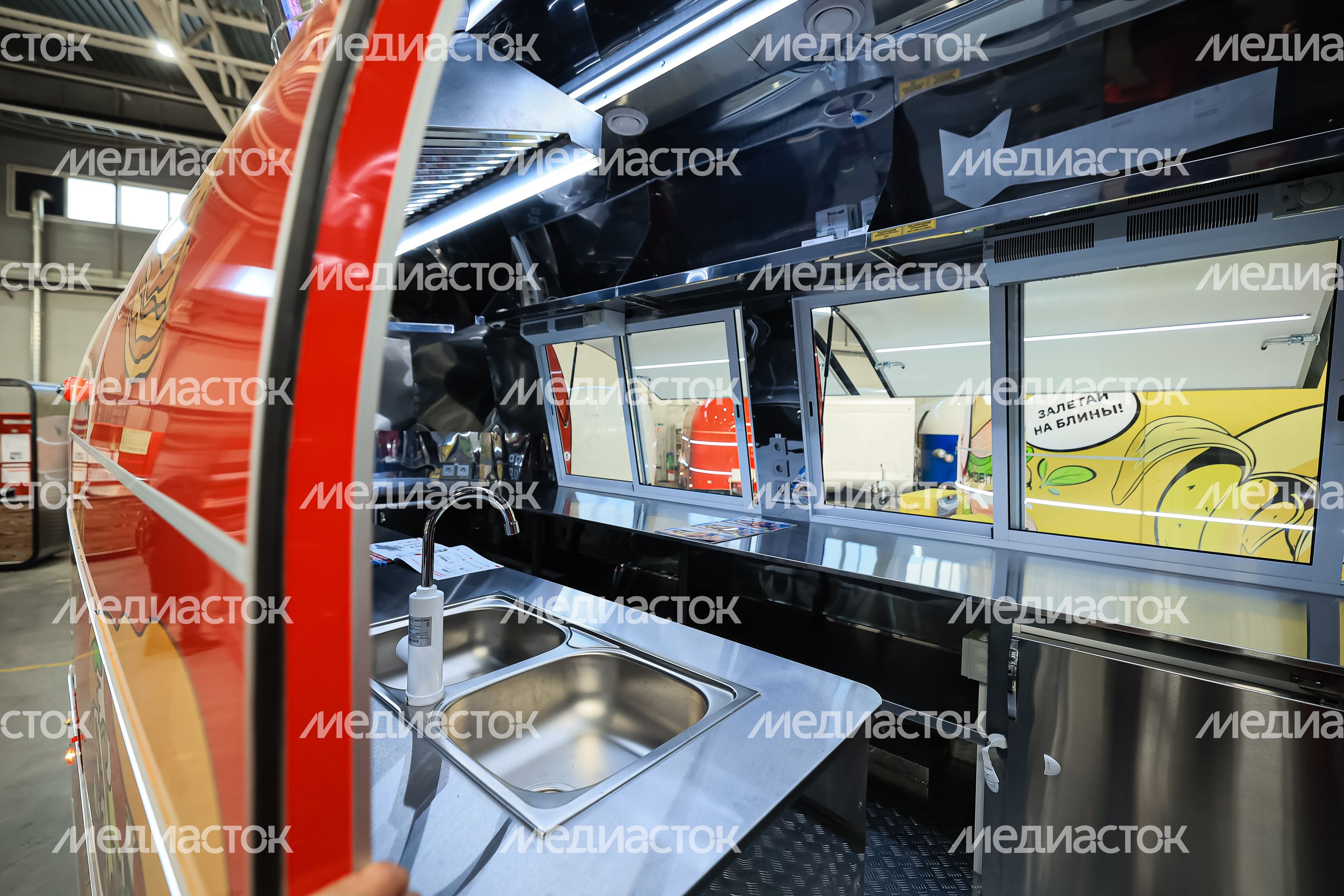 Посещение губернатором производства мобитраков в Истре