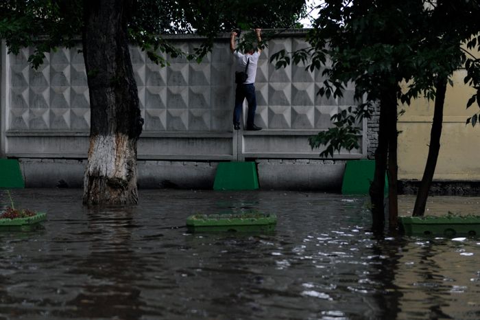 Сильный ливень прошел в Москве