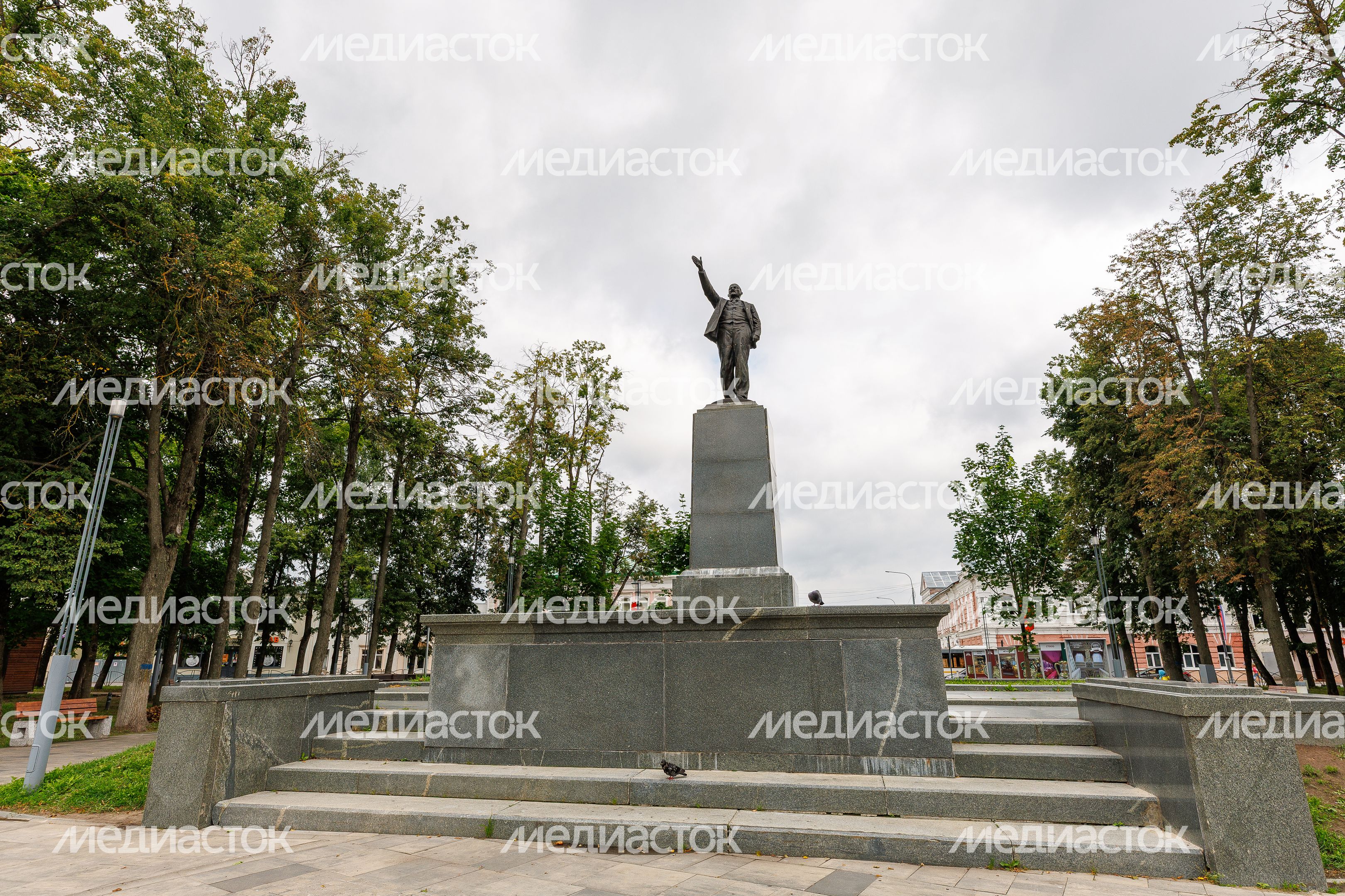 Памятник В.И. Ленину на Соборной площади Егорьевска Памятник В.И. Ленину на Соборной площади Егорьевска