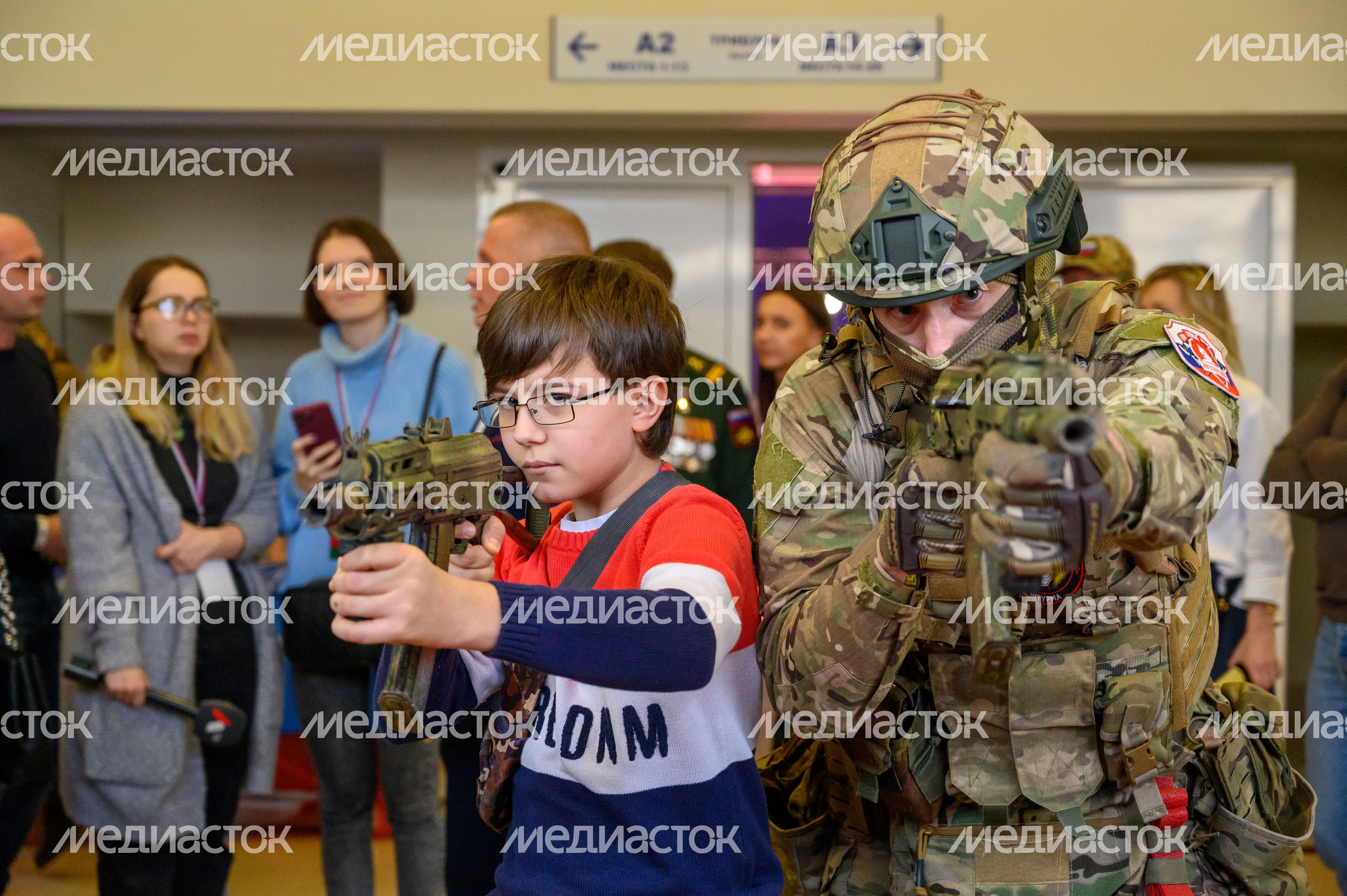 Выставка оружия СВО для посетителей Всероссийских соревнований по единоборствам «Герои Отечества» Выставка оружия СВО для посетителей Всероссийских соревнований по единоборствам «Герои Отечества»