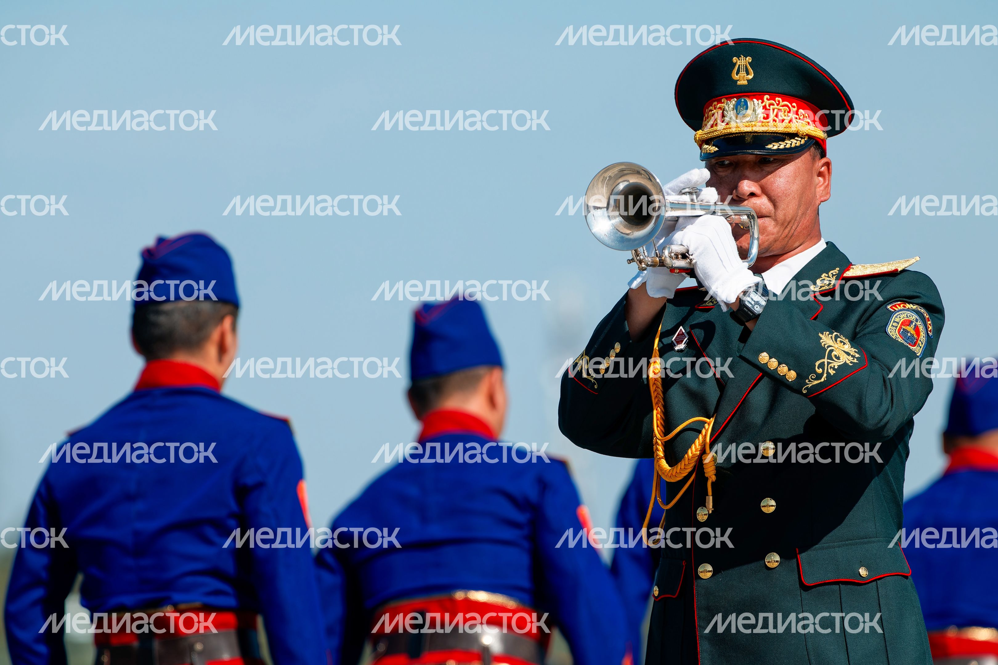 Военный оркестр силовых ведомств Монголии на военно-музыкальном фестивале «Спасская башня» у Главного храма ВС РФ