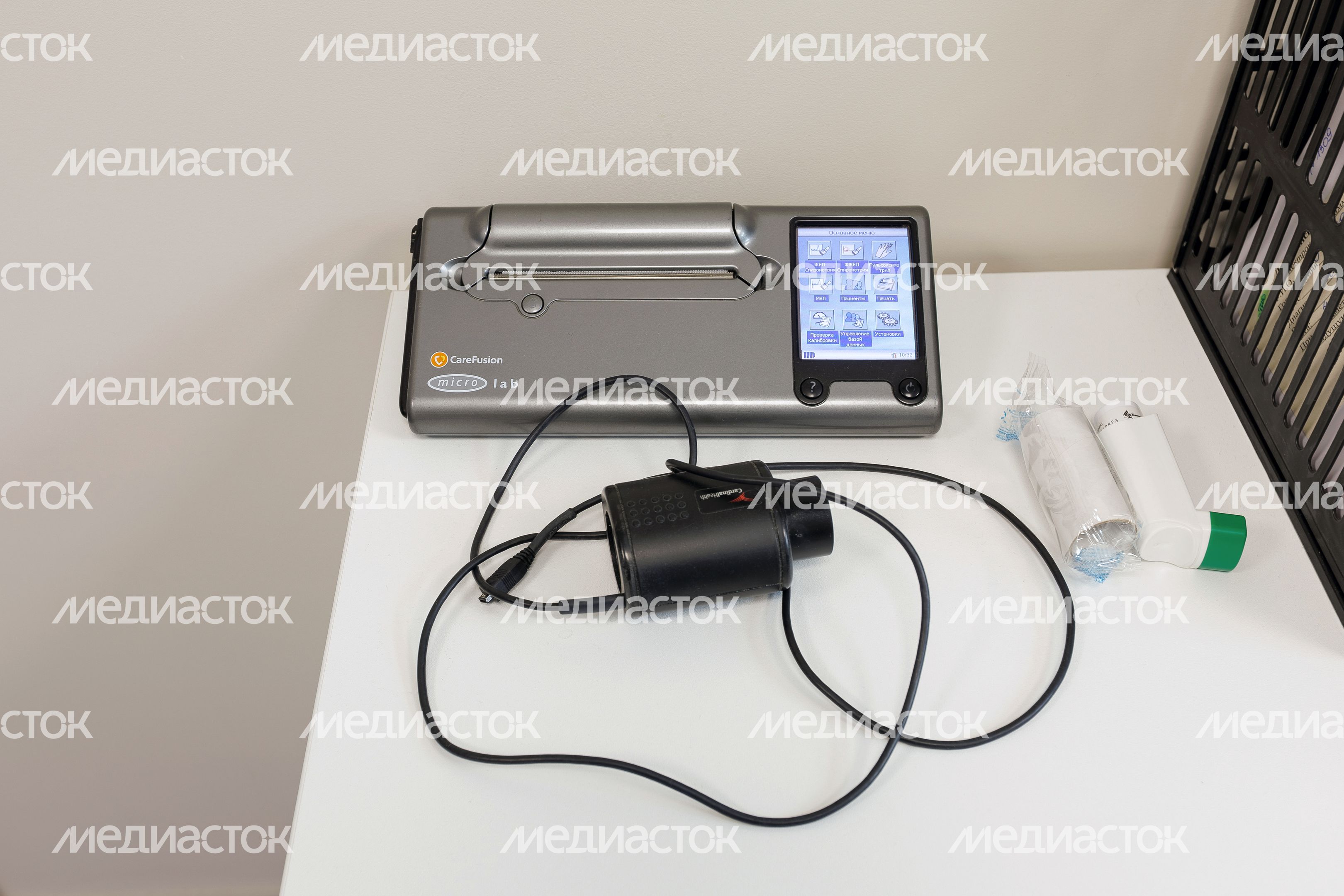 Прибор для спирометрии во взрослой поликлинике на улице Ленина в городе Дзержинский Прибор для спирометрии во взрослой поликлинике на улице Ленина в городе Дзержинский