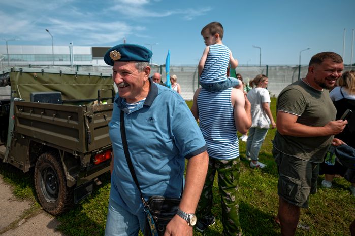Тактическая реконструкция ко Дню ВДВ в парке "Патриот"