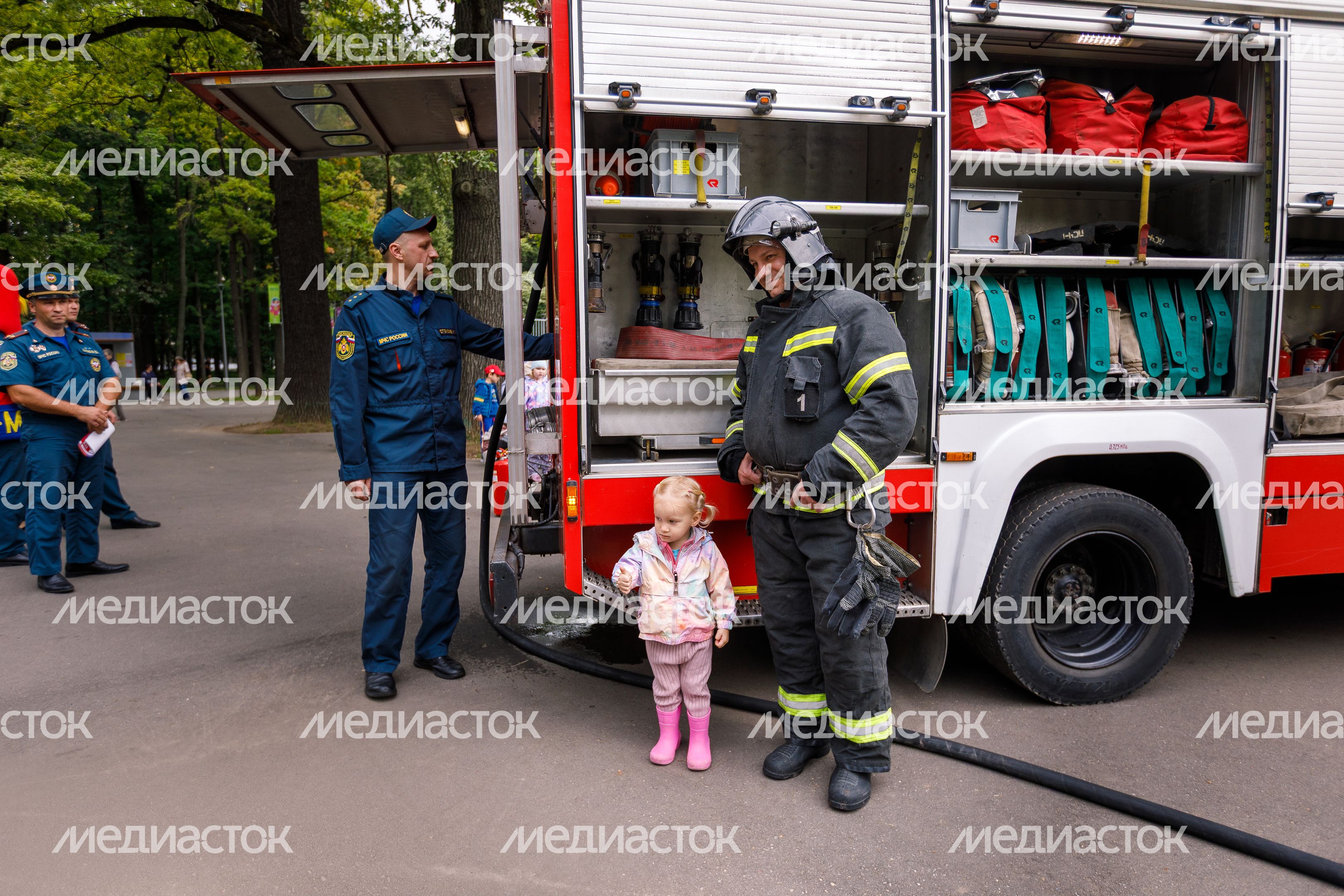 День государственного флага России отметили в химкинском парке День государственного флага России отметили в химкинском парке