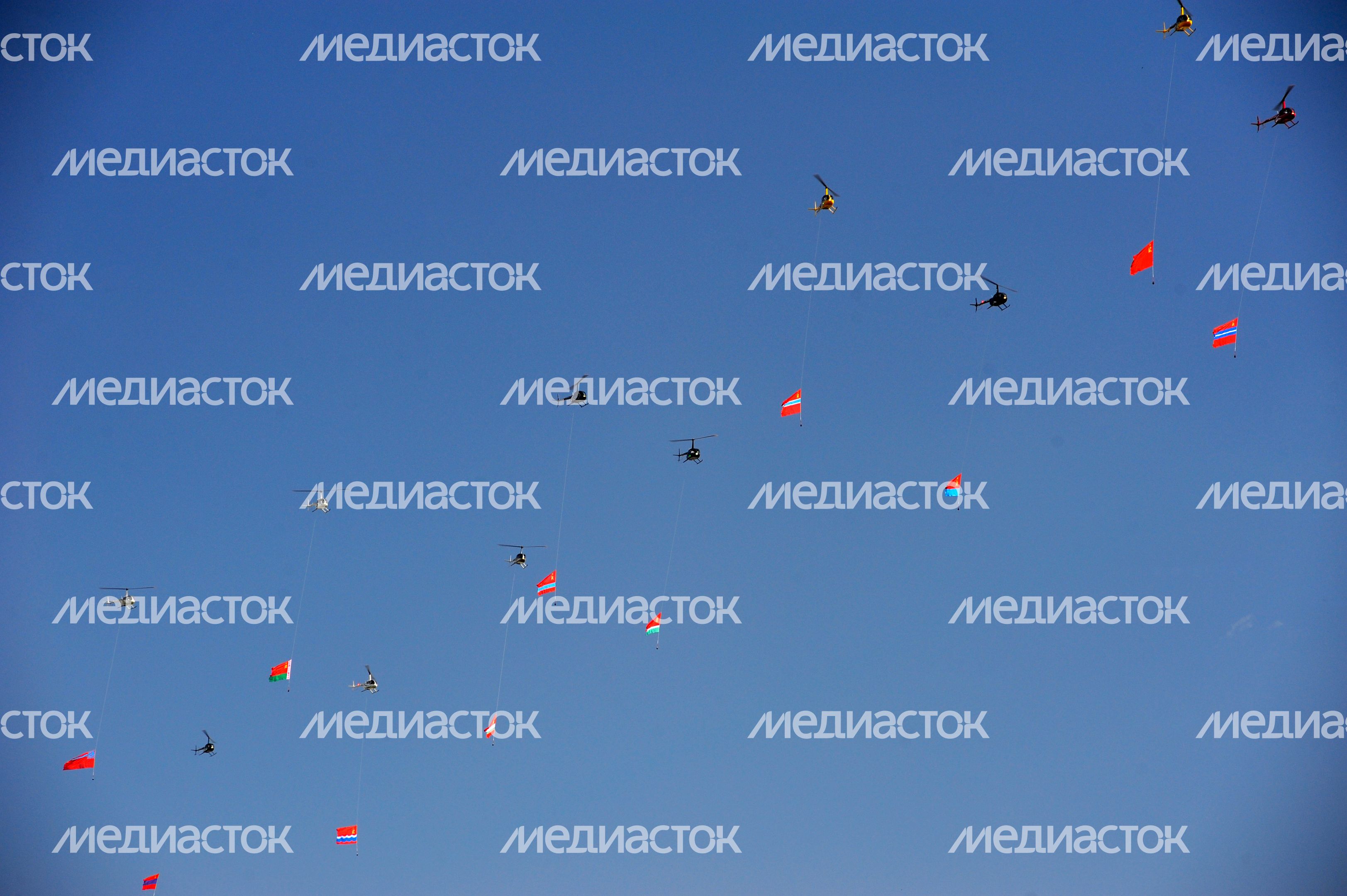 Парад вертолетов в память о погибших в ВОВ