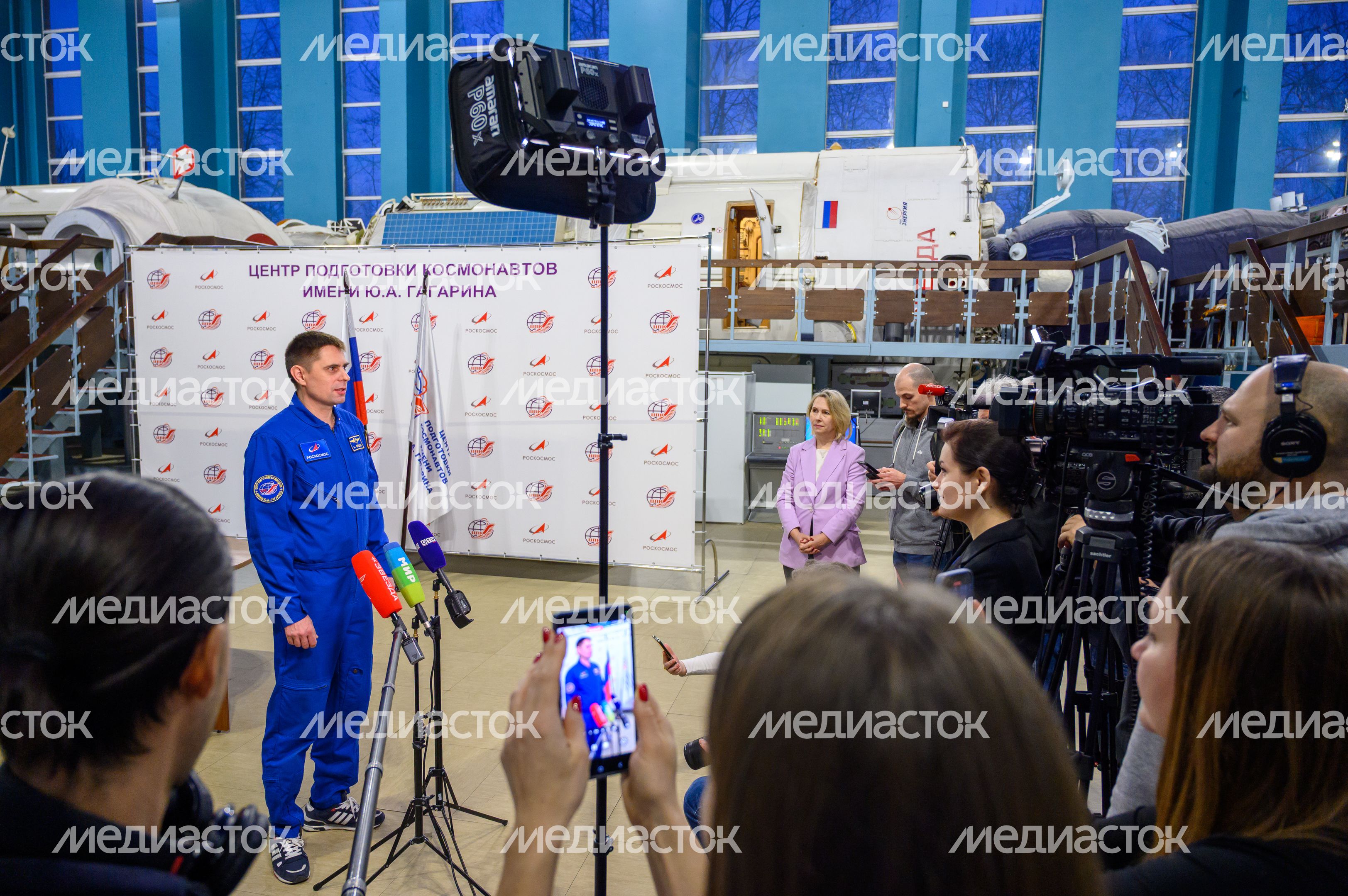 Экзаменационная тренировка космонавта Роскосмоса Андрея Федяева в Центре подготовки космонавтов в Звездном городке Экзаменационная тренировка космонавта Роскосмоса Андрея Федяева в Центре подготовки космонавтов в Звездном городке