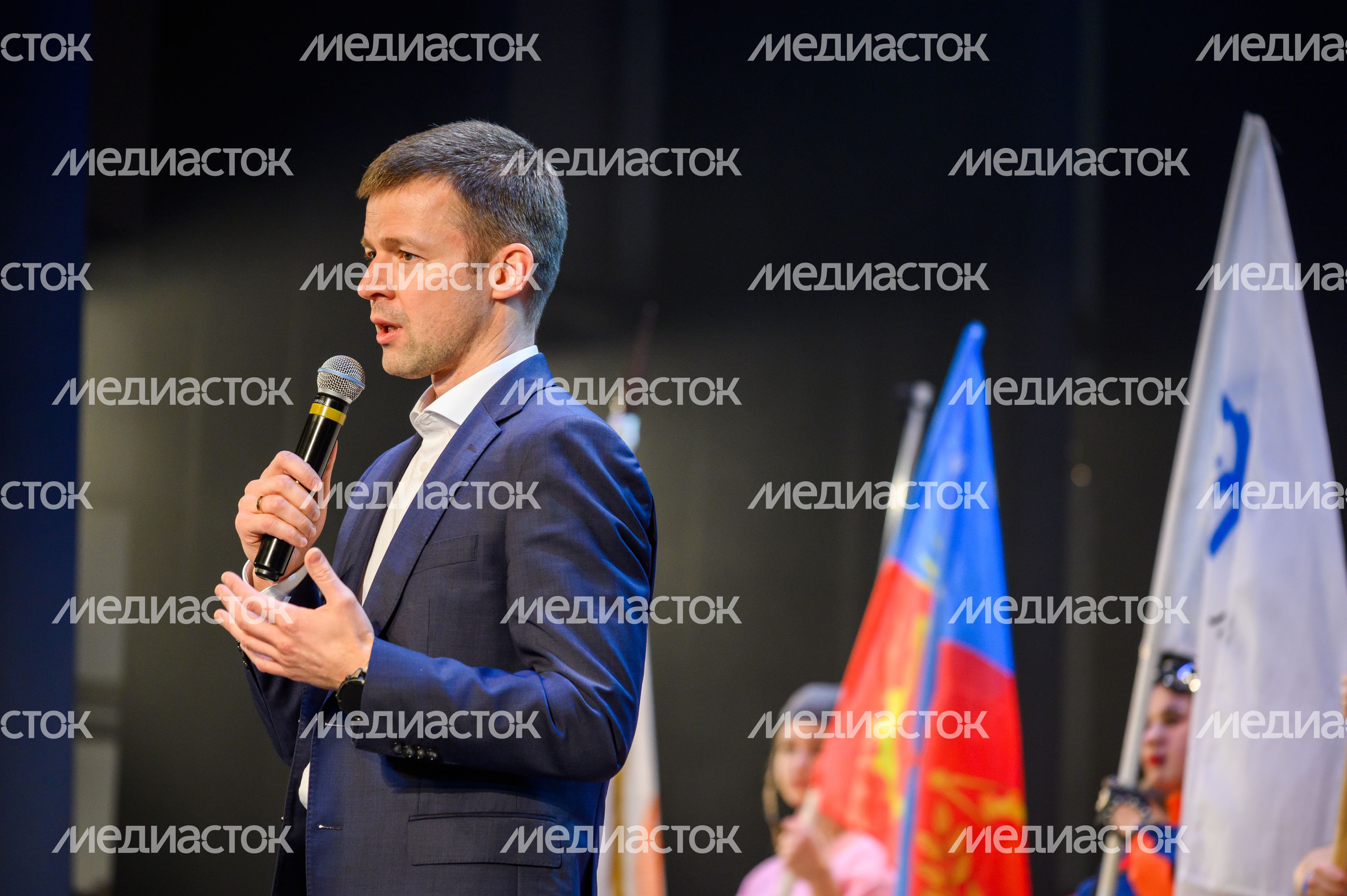 Глава округа Балашиха Сергей Юров на финале Балашихинской школьной лиги по танцам