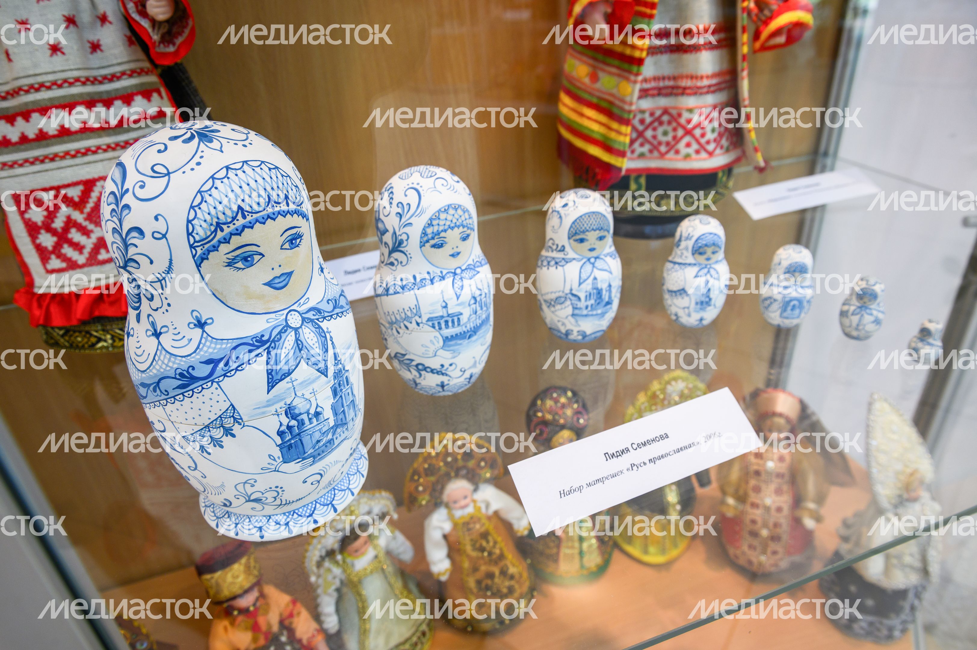 Выставка кукол Марии Андриановой и Лидии Семеновой в музее «Картинки» Выставка кукол Марии Андриановой и Лидии Семеновой в музее «Картинки»