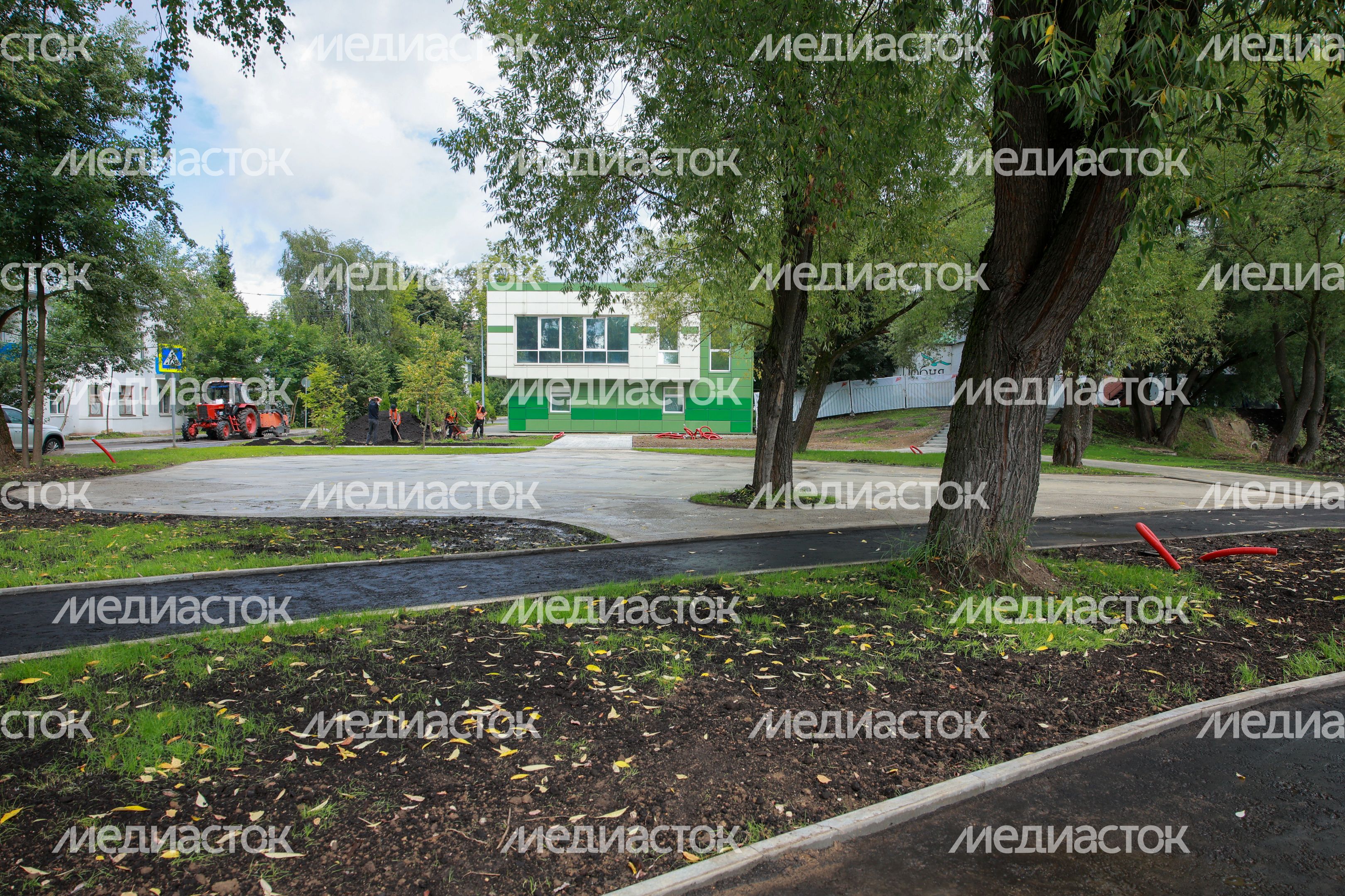 Благоустройство набережной пруда "Москвич" в Лобне