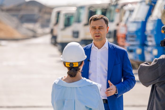 Всеволод Волосевич с отраслевыми заместителями глав округов посетил асфальтобетонный завод в Солнечногорске