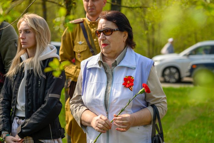 Памятное мероприятие у мемориала в Дмитровском округе в преддверие Дня Победы