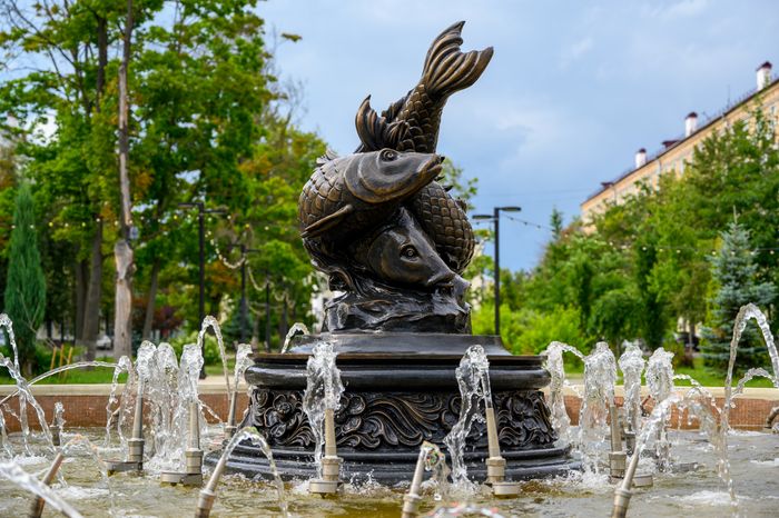 Фонтан «Рыбки» на центральной аллее проспекта Ленина в Электростали