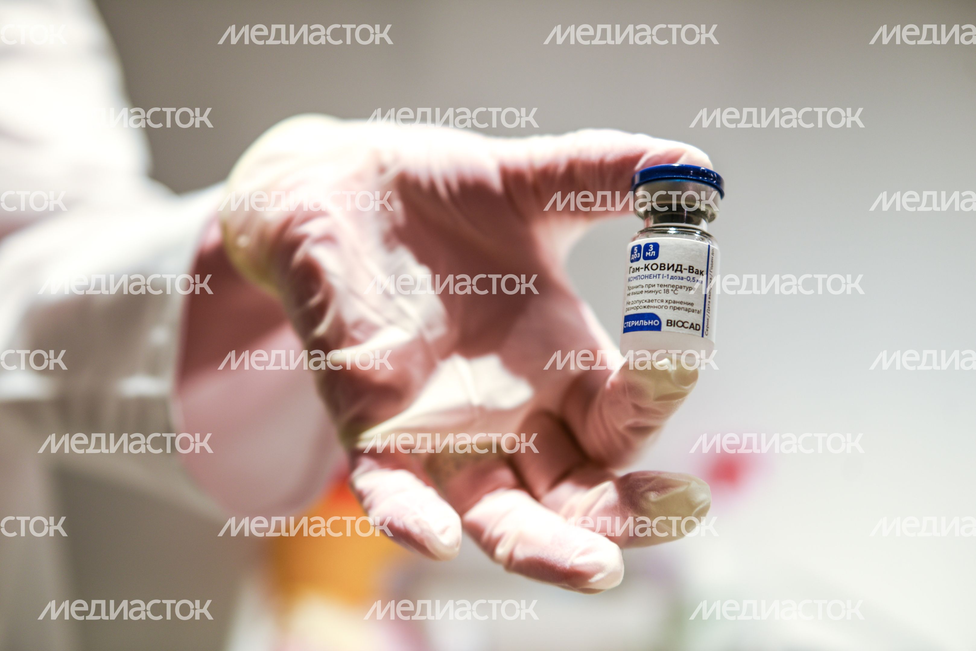 Выездной пункт вакцинации от коронавируса в ГУМе