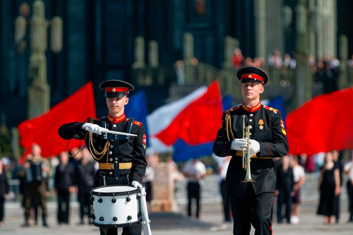 Лучшие военные оркестры силовых ведомств мира на военно-музыкальном фестивале «Спасская башня» у Главного храма ВС РФ