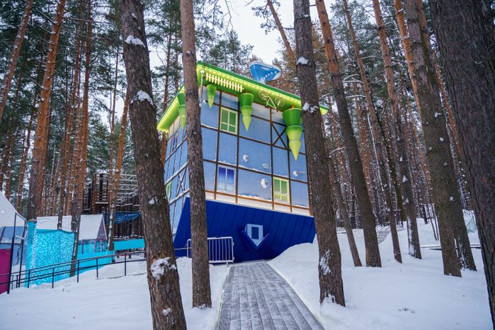 Арт-объект «Перевернутый дом» в парке «Елочки»