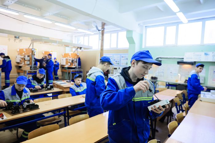 Посещение Губернатором Павлово-Посадского Техникума