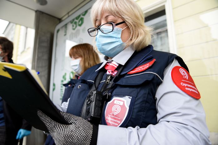 Проверки соблюдения масочно-перчаточного режима в общественном транспорте в Москве