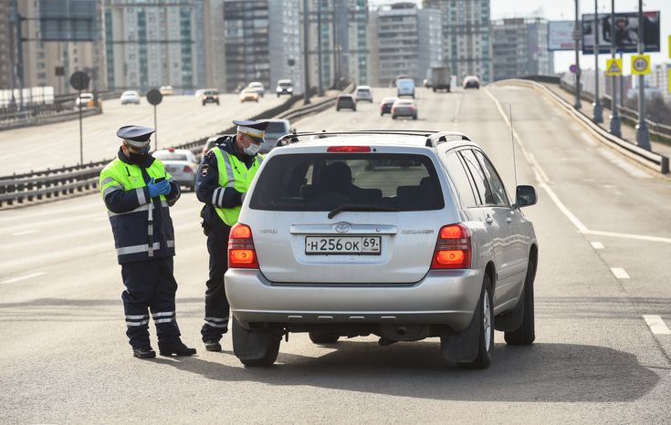 Проверка пропусков на въезде в Москву в период самоизоляции