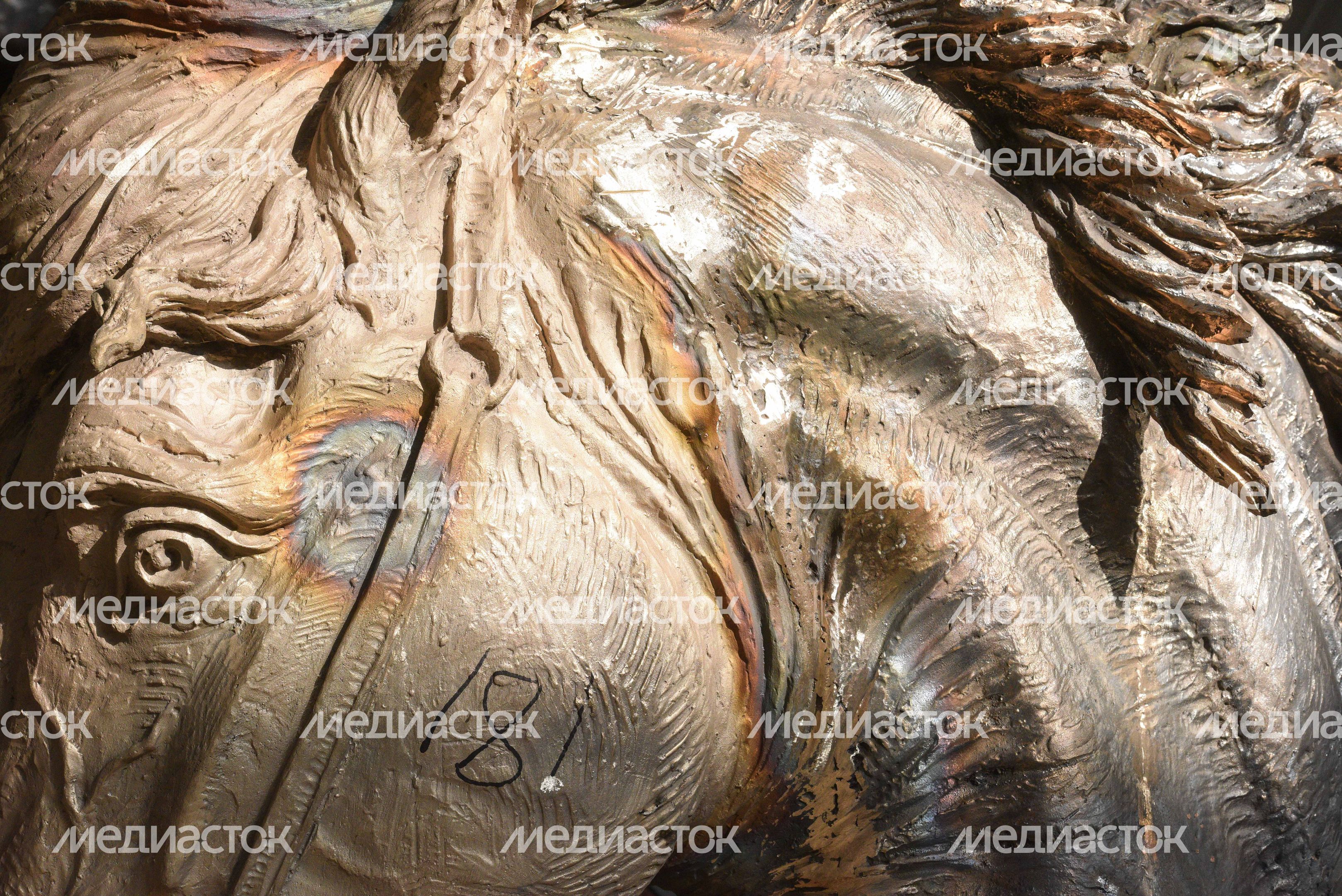 Сборка мемориала «Князь Александр Невский с дружиной» в Химках